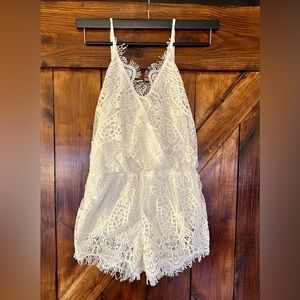 Maddy K White Lace Romper | Size Small
